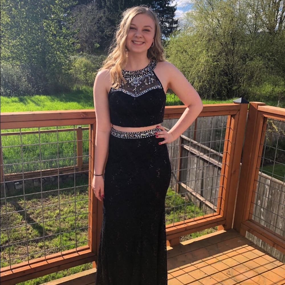 2 piece prom dress (black one)